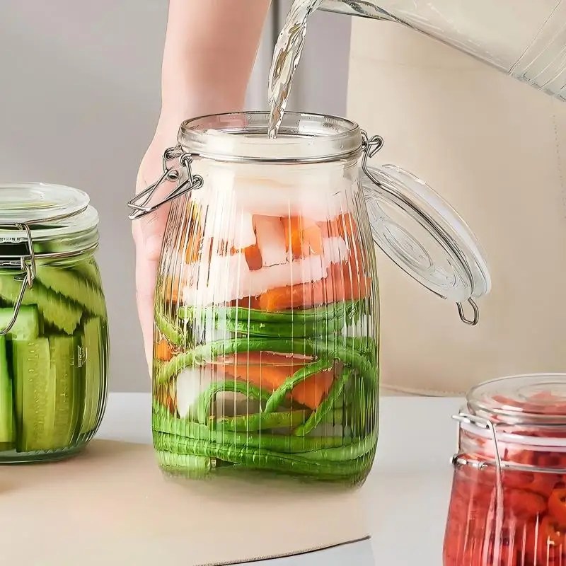 Round glass jars with clip lid · photo 5